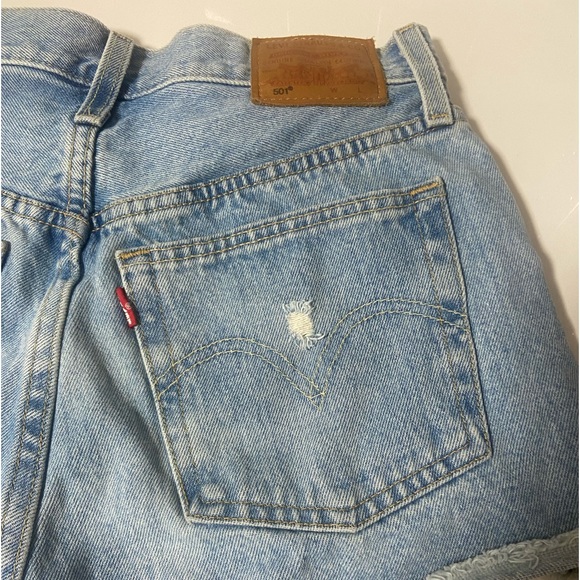 LEVIS SHORTS - Picture 3 of 3